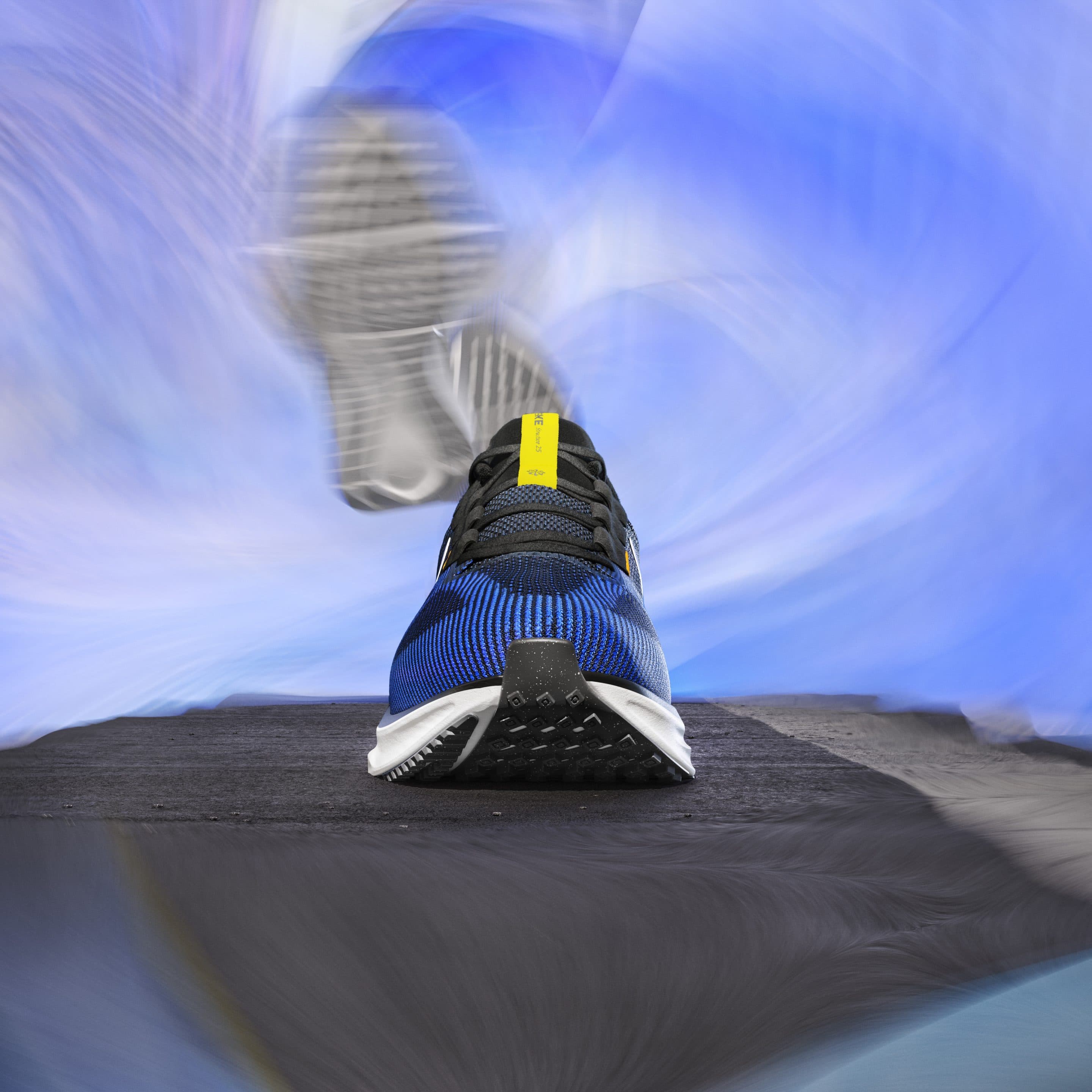 BC1250 NIKE STRUCTURE25 STILL MALE C04 2880x2880